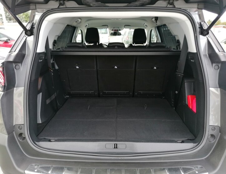 Peugeot 5008 SUV / Terénní 1,5 l 96 kw