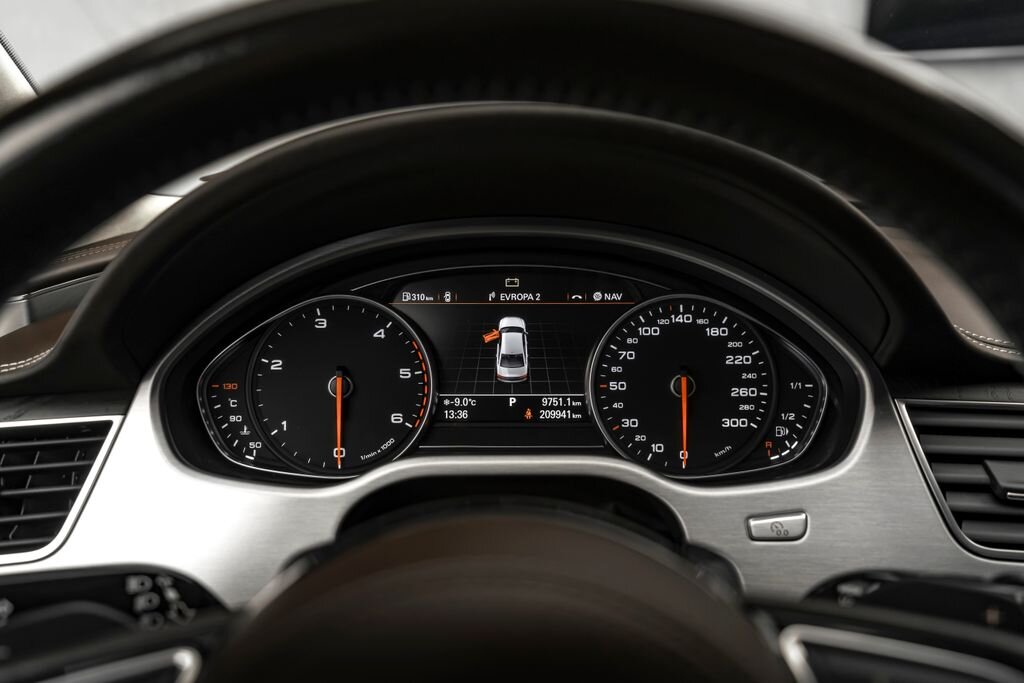 Audi A8 Sedan 4,1 l 283 kw