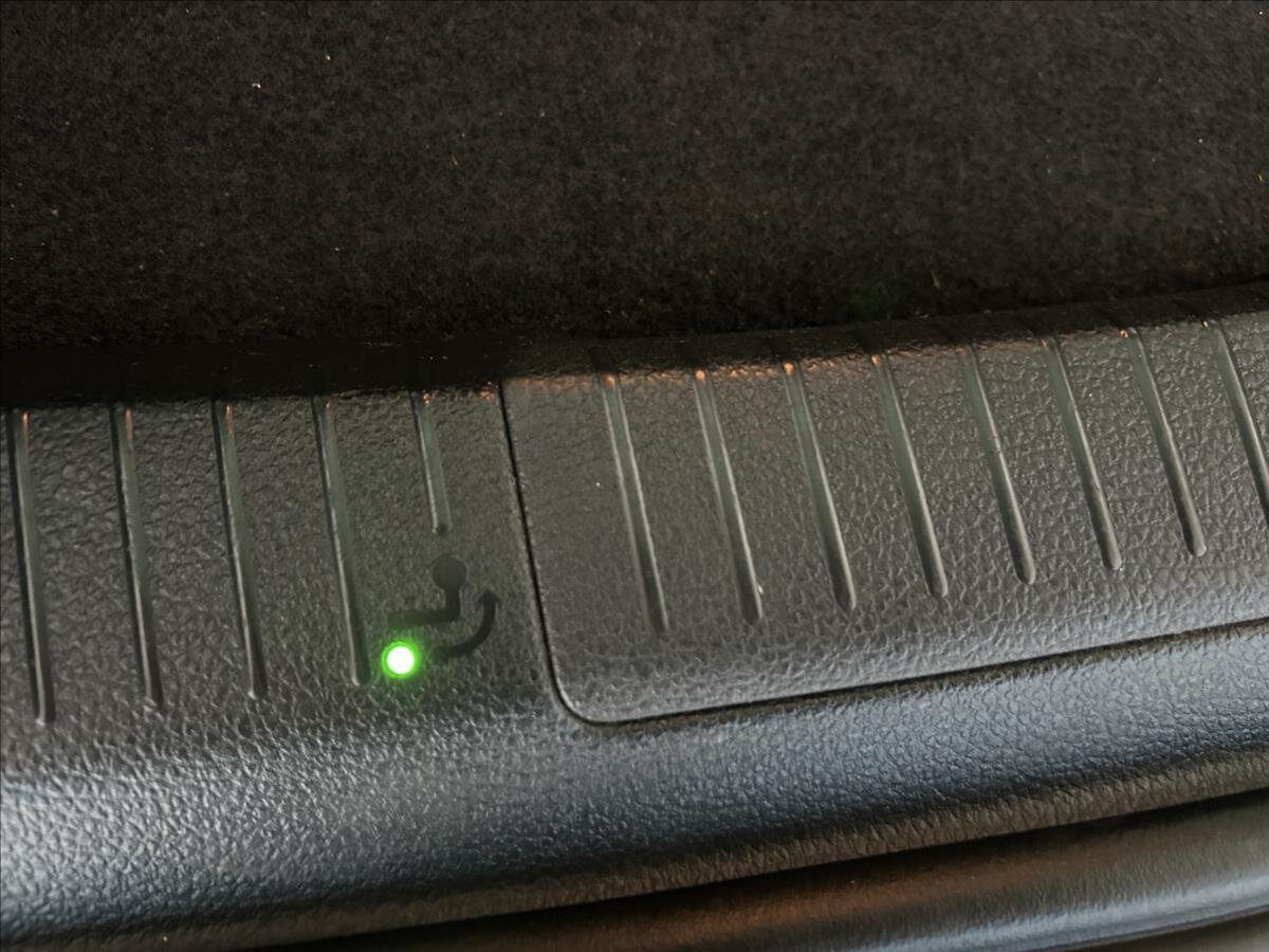 Volkswagen Golf Kombi 1,6 l 85 kw