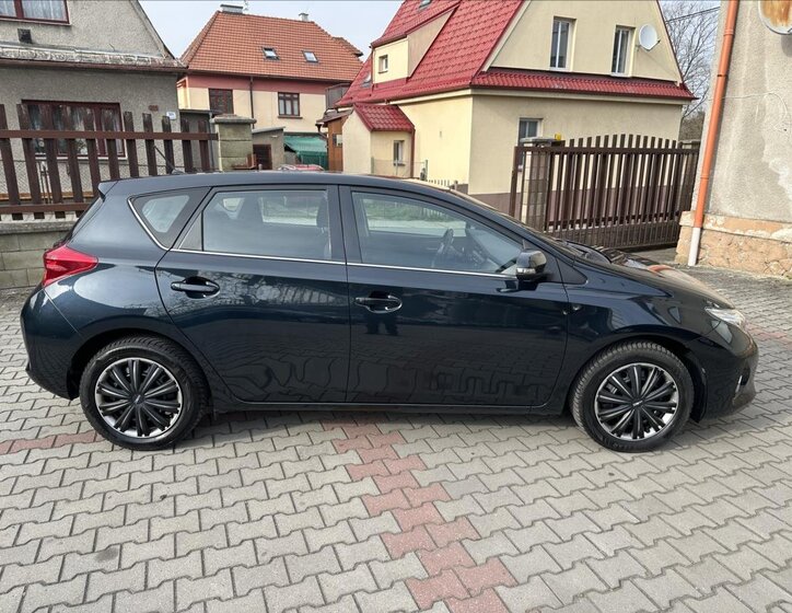 Toyota Auris Hatchback 1,6 l 98 kw