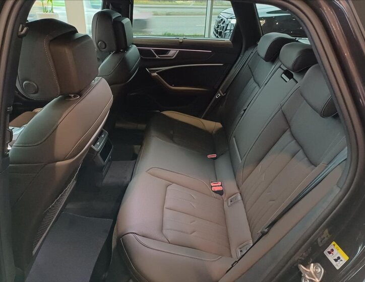 Audi A6 Allroad Kombi 3,0 l 253 kw