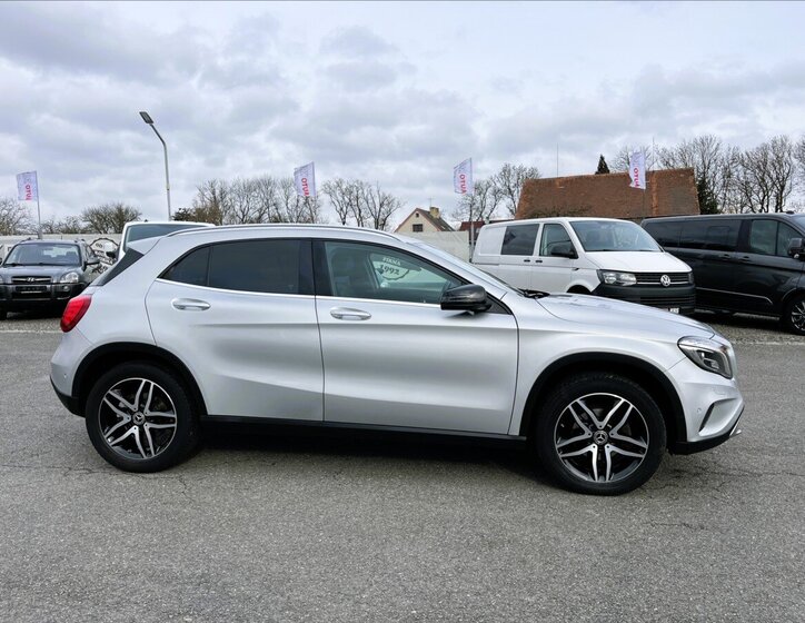 Mercedes-Benz GLA Hatchback 1,6 l 115 kw