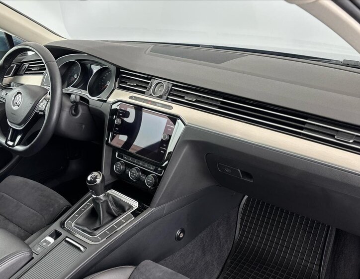 Volkswagen Passat Kombi 2,0 l 110 kw
