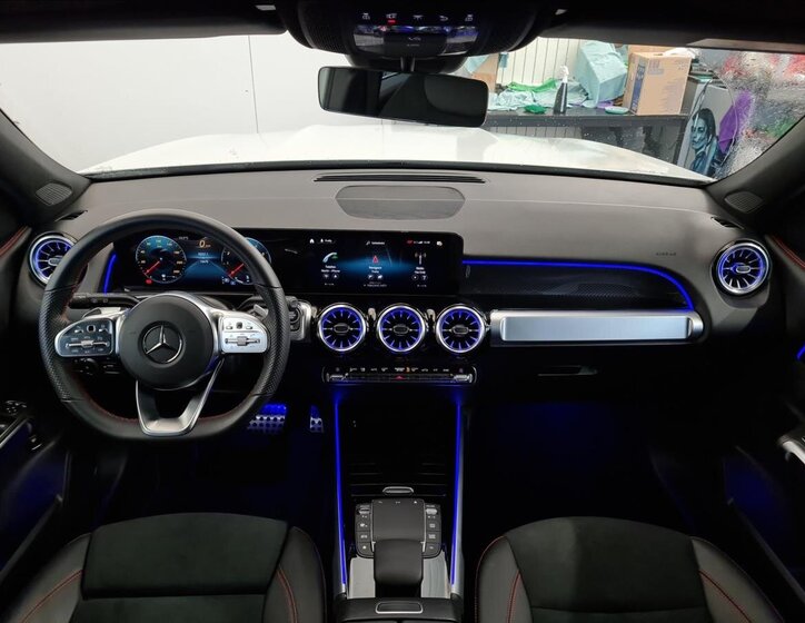 Mercedes-Benz GLB 13