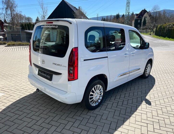 Toyota ProAce City Verso MPV 1,5 l 75 kw