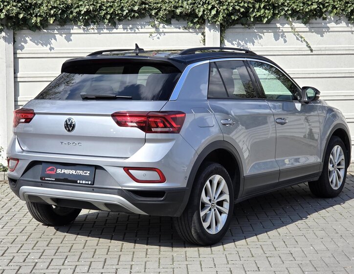 Volkswagen T-Roc SUV / Terénní 1,5 l 110 kw