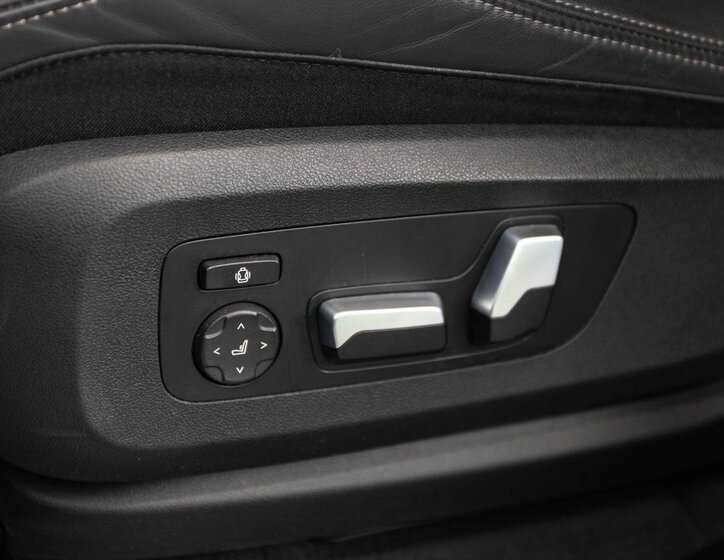 BMW X5 SUV / Terénní 3,0 l 250 kw