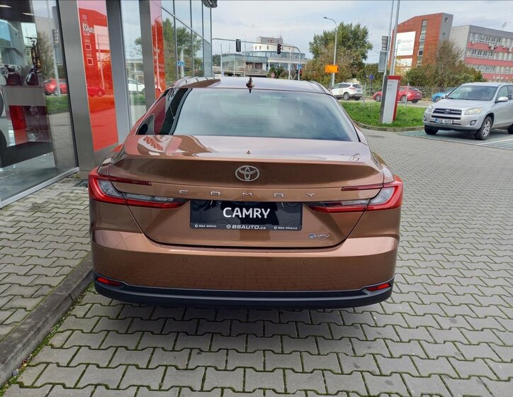 Toyota Camry Sedan / Limuzína 2,5 l 169 kw
