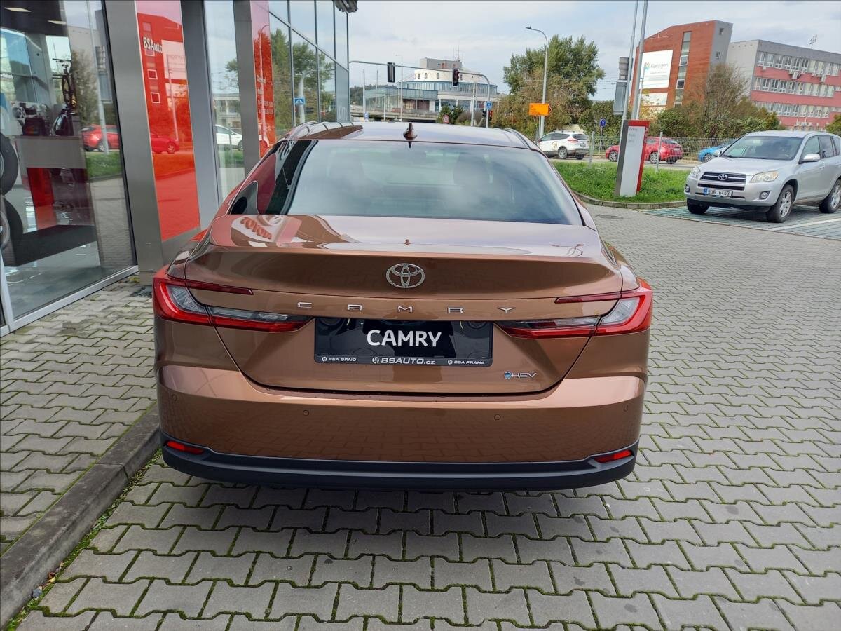 Toyota Camry Sedan / Limuzína 2,5 l 169 kw
