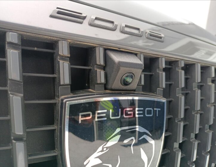 Peugeot 2008 SUV 1,2 l 96 kw