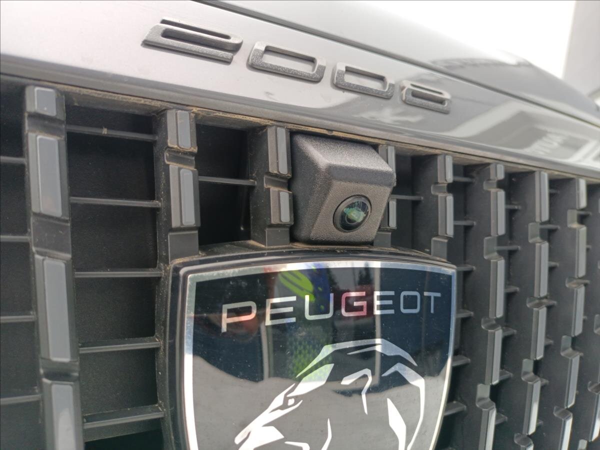 Peugeot 2008 SUV 1,2 l 96 kw