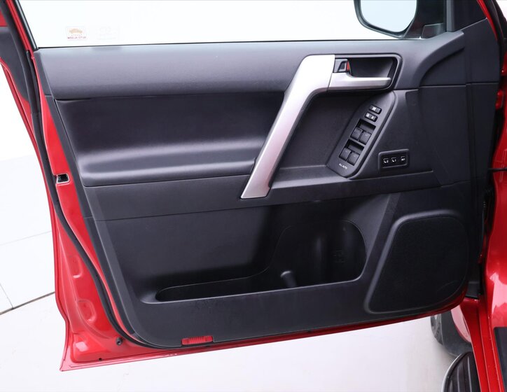 Toyota Land Cruiser SUV / Terénní 2,8 l 150 kw