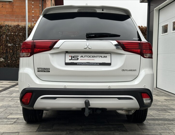 Mitsubishi Outlander 7