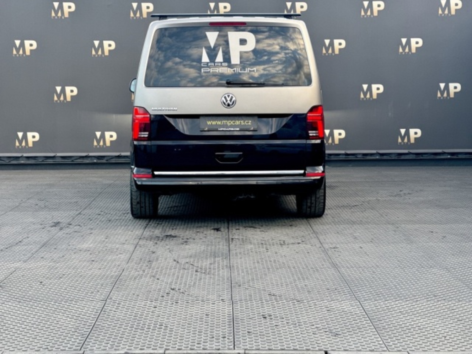 Volkswagen Multivan 5