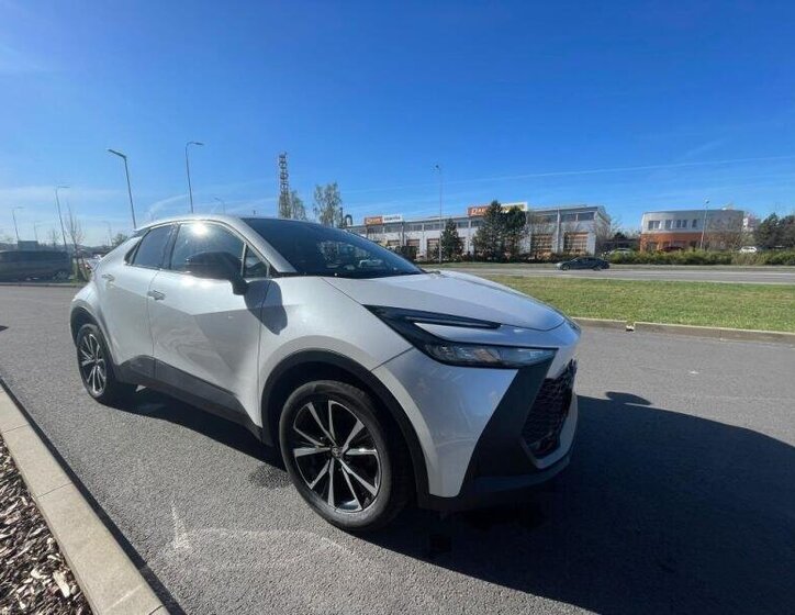 Toyota C-HR SUV / Terénní 2,0 l 112 kw