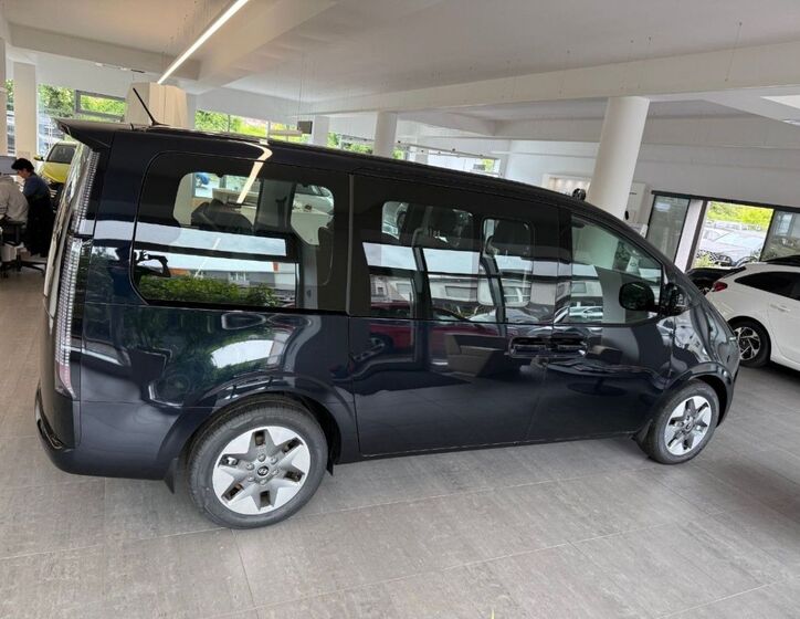 Hyundai Staria 3