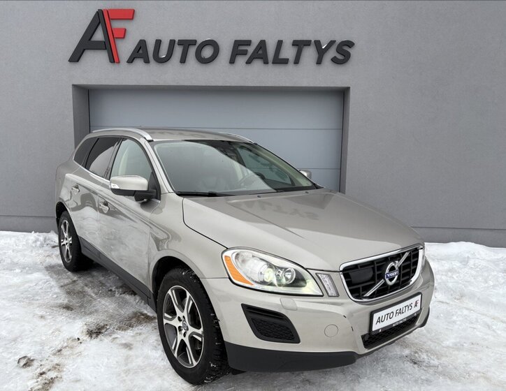 Volvo XC60 SUV 2,4 l 120 kw