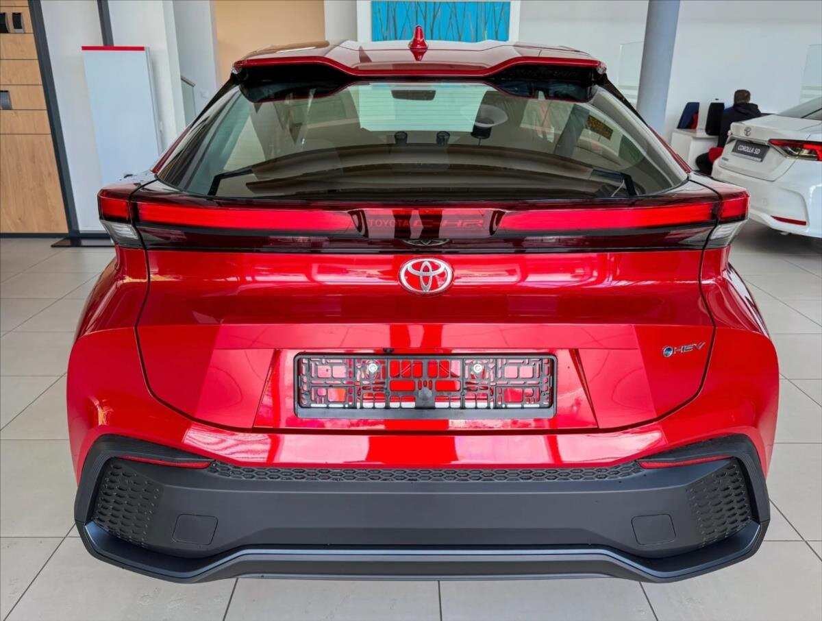 Toyota C-HR SUV 1,8 l 103 kw
