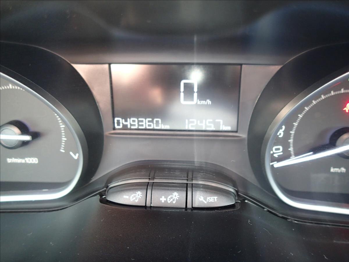 Peugeot 2008 Kombi 1,2 l 61 kw