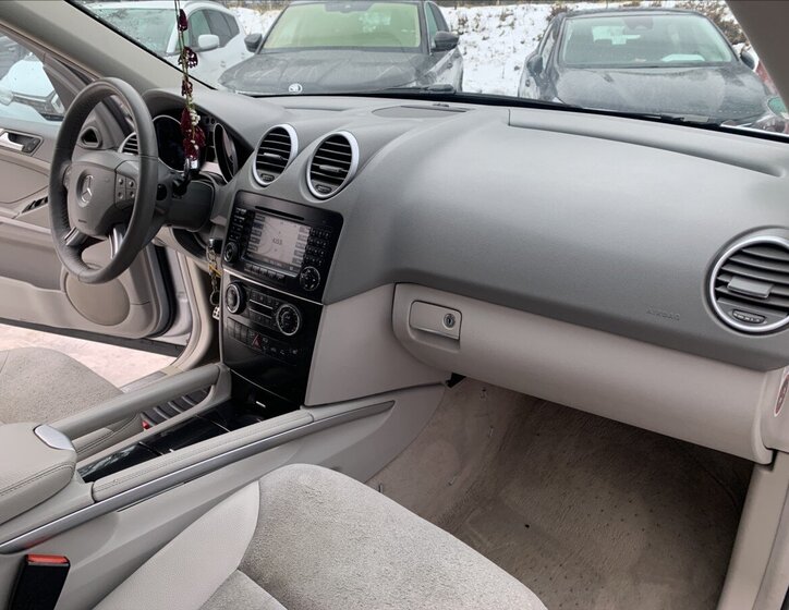 Mercedes-Benz Třídy M SUV / Terénní 4,0 l 225 kw