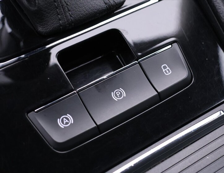 Škoda Superb Sedan / Limuzína 2,0 l 110 kw