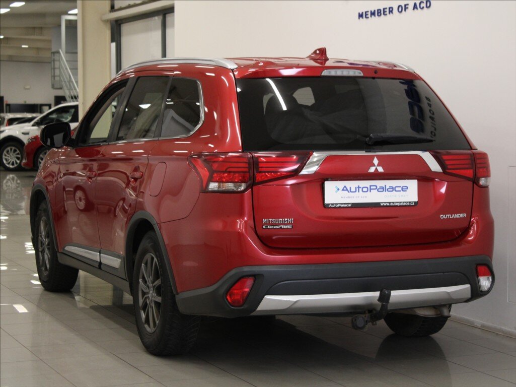Mitsubishi Outlander SUV / Terénní 2,0 l 110 kw