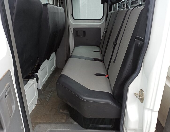 Volkswagen Crafter 9