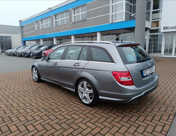 Mercedes-Benz Třídy C Kombi 2,1 l 150 kw