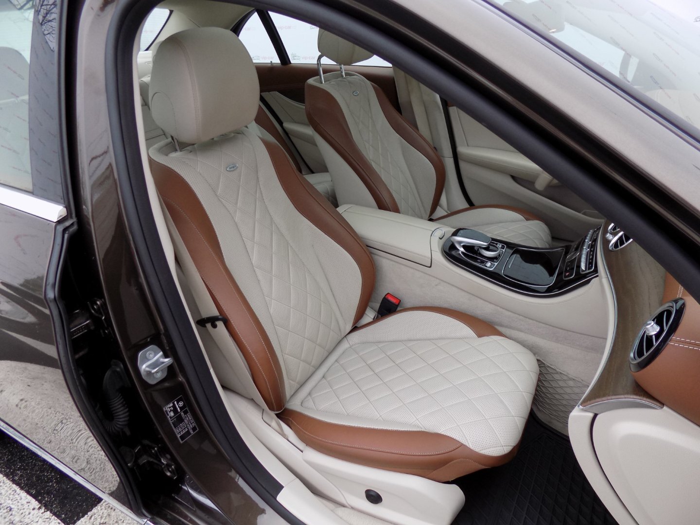 Mercedes-Benz Třídy E Sedan 2,0 l 143 kw