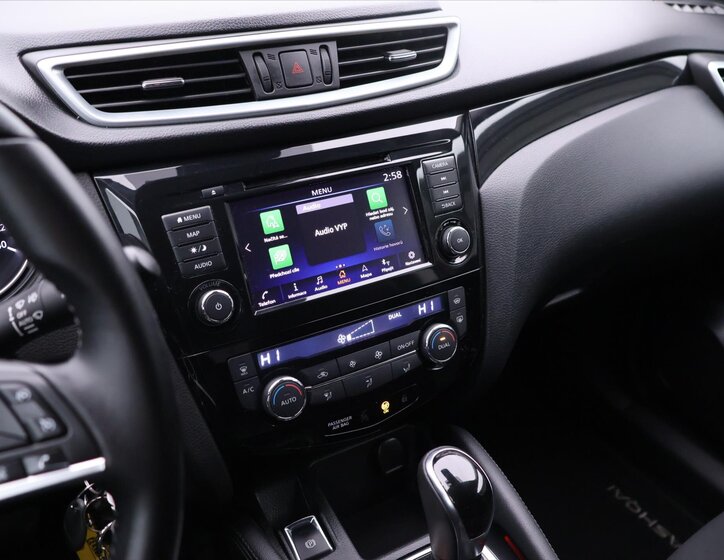 Nissan Qashqai SUV / Terénní 1,3 l 117 kw