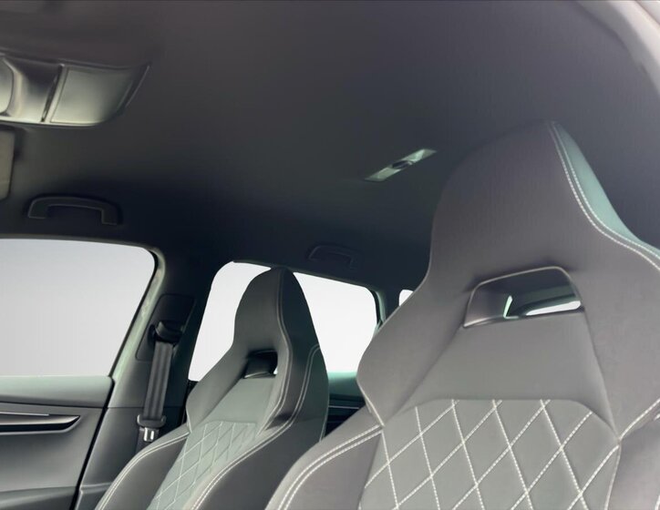 Škoda Karoq SUV / Terénní 1,5 l 110 kw