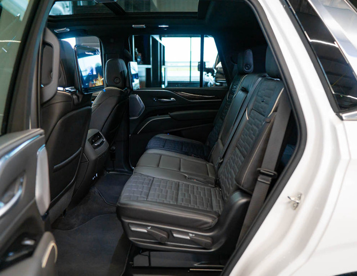 Cadillac Escalade 42