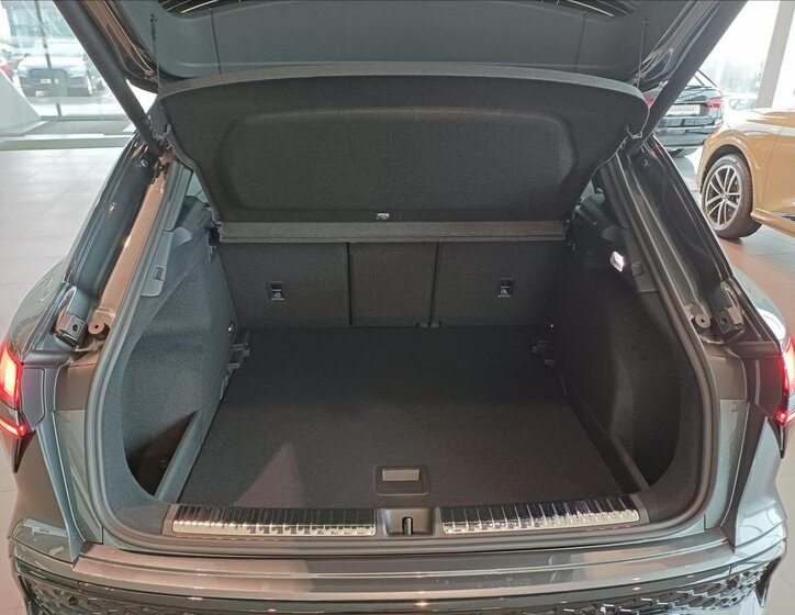 Audi Q3 SUV 1,5 l 110 kw