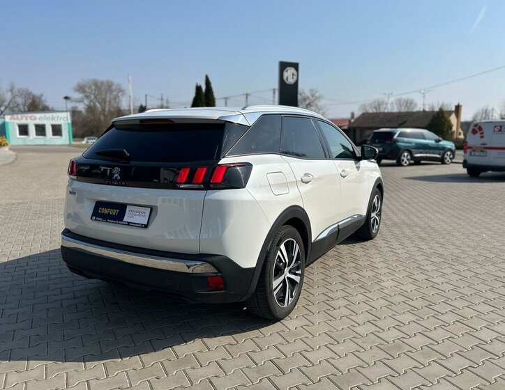 Peugeot 3008 SUV / Terénní 1,5 l 96 kw