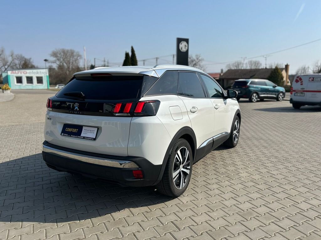 Peugeot 3008 SUV / Terénní 1,5 l 96 kw