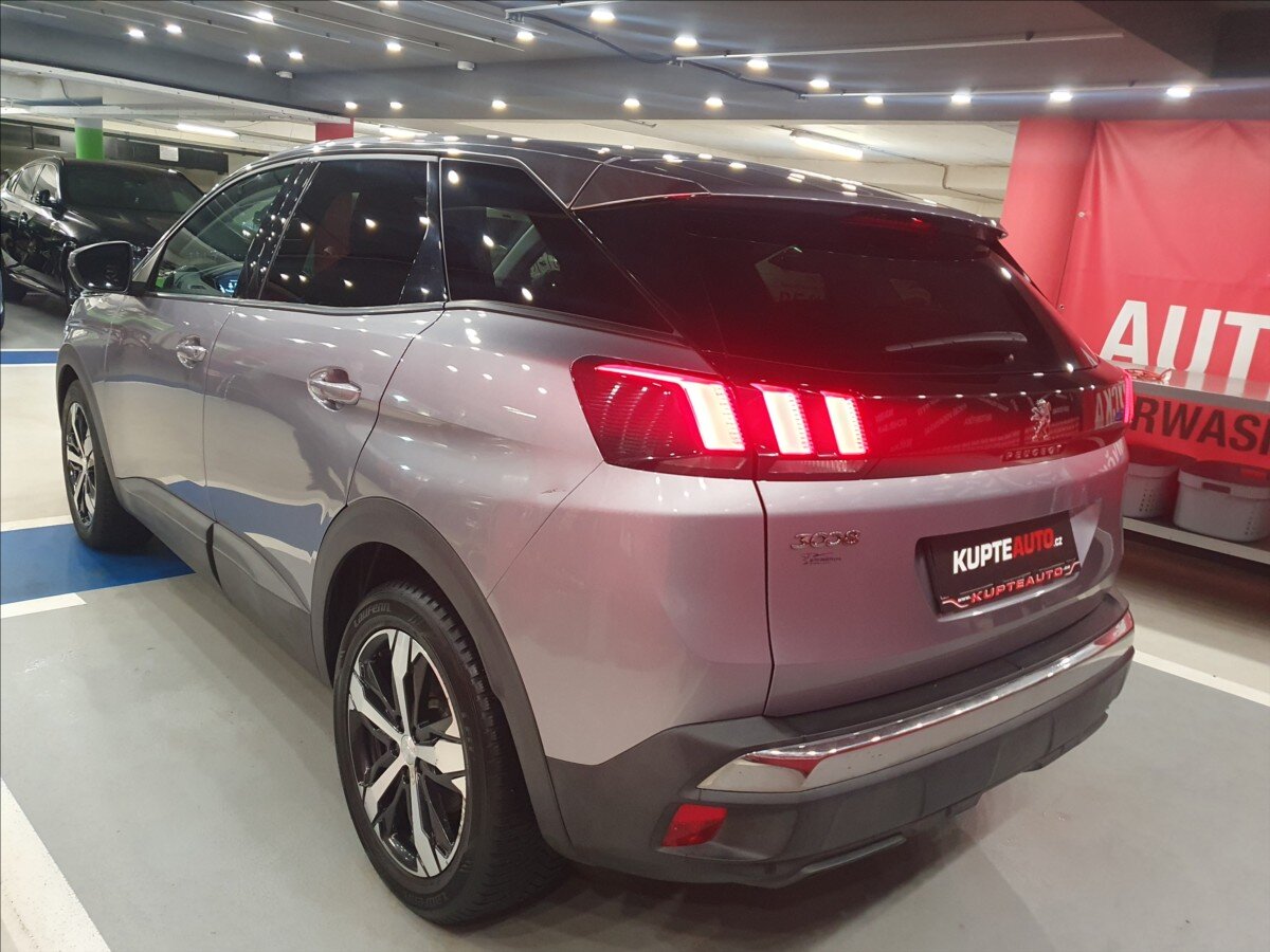 Peugeot 3008 SUV 1,2 l 96 kw