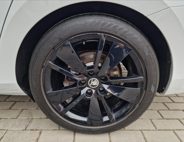 Škoda Superb Kombi 2,0 l 110 kw