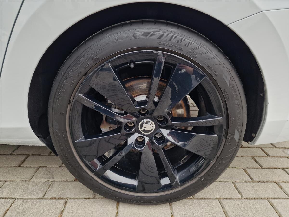 Škoda Superb Kombi 2,0 l 110 kw