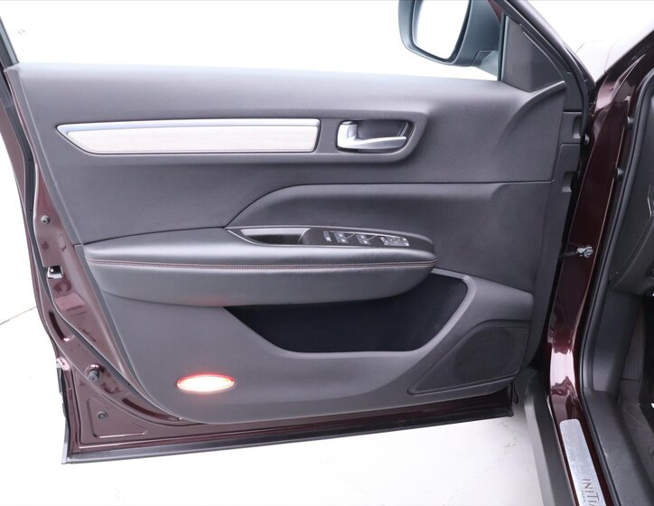 Renault Koleos SUV / Terénní 2,0 l 135 kw