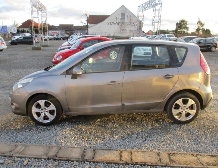 Renault Scénic Kombi 1,5 l 81 kw