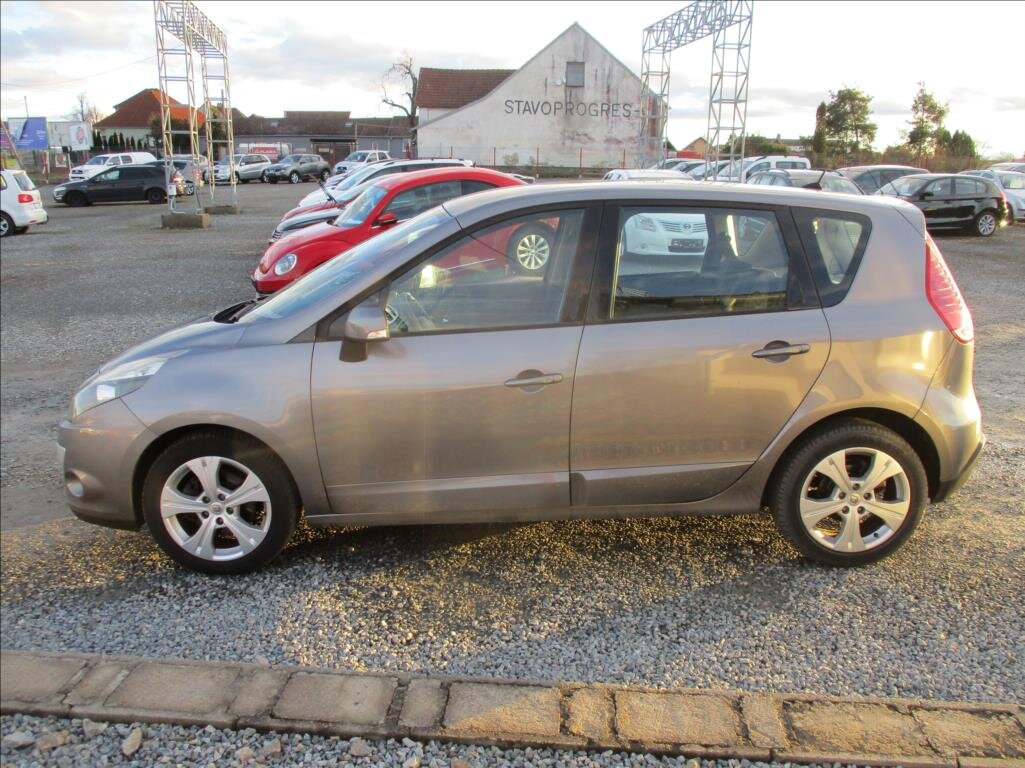 Renault Scénic Kombi 1,5 l 81 kw