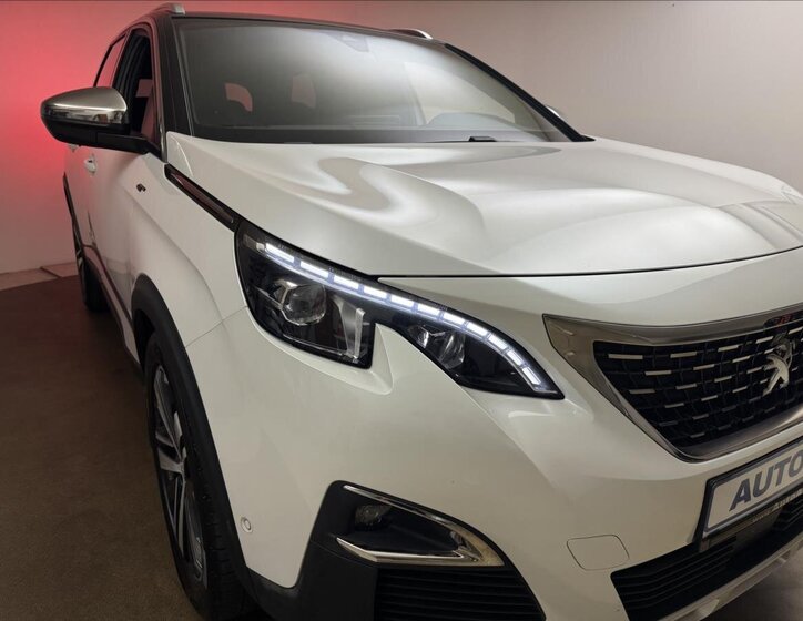 Peugeot 5008 SUV 2,0 l 133 kw