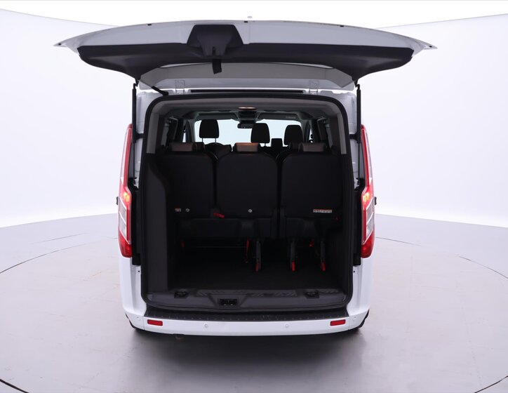Ford Tourneo Custom 9