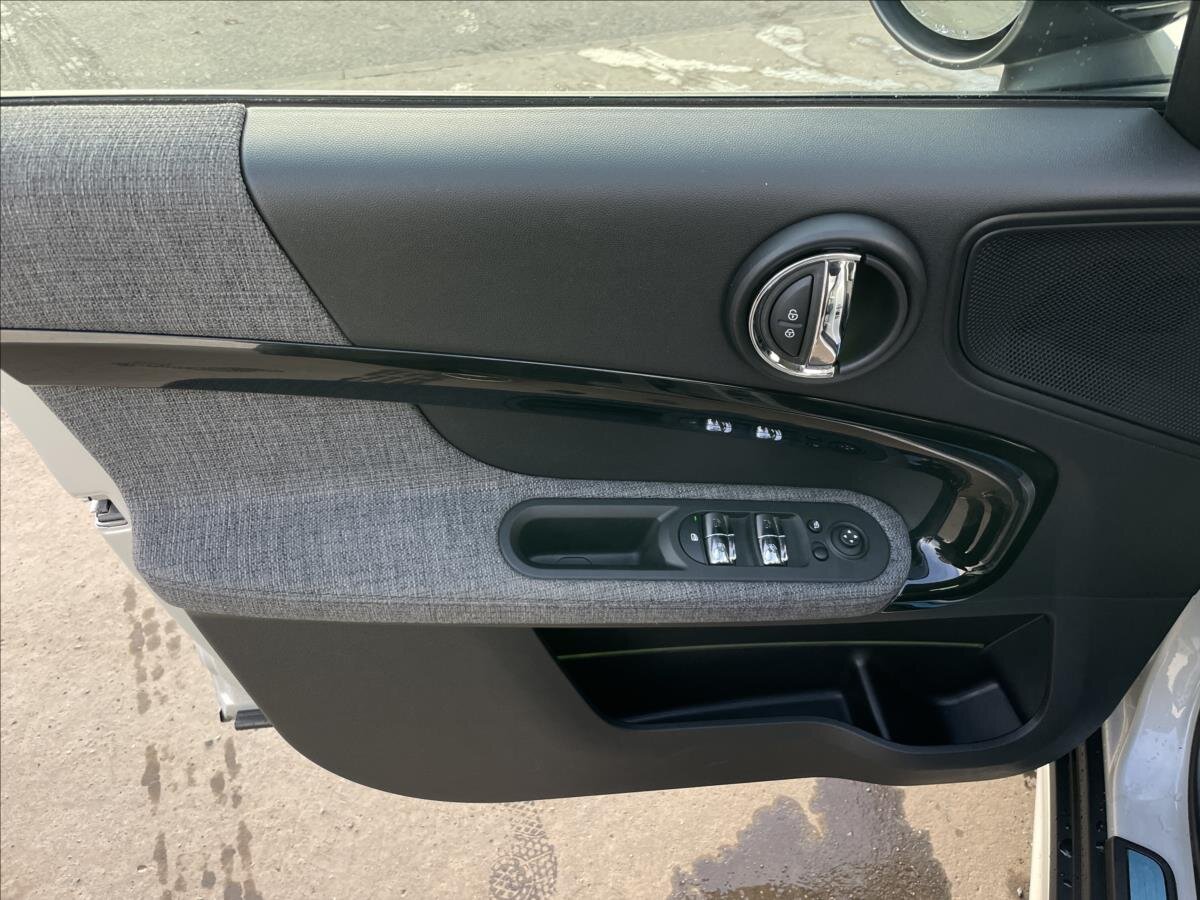 Mini Countryman SUV / Terénní 1,5 l 100 kw