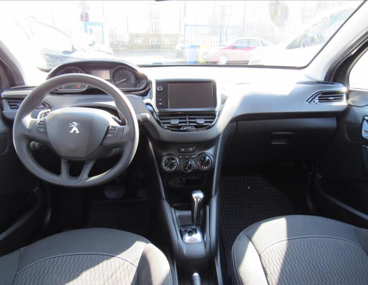 Peugeot 208 11