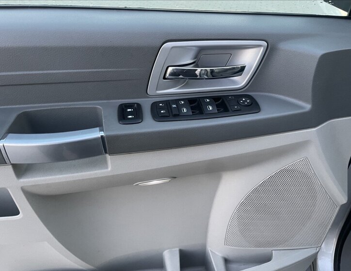 Chrysler Town & Country MPV 3,8 l 142 kw
