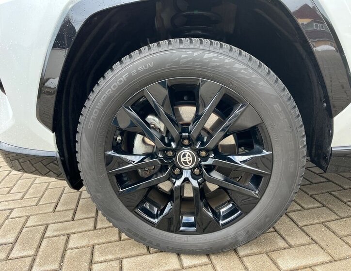 Toyota RAV4 SUV 2,5 l 131 kw