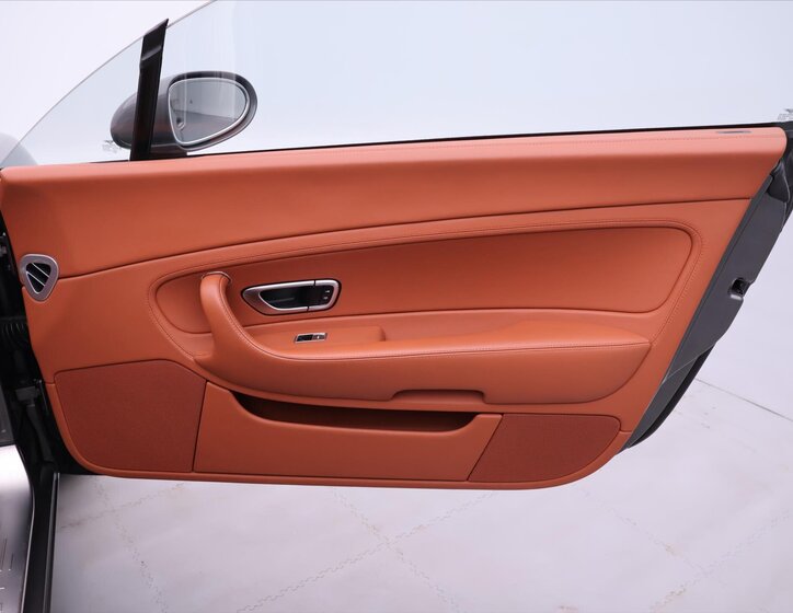 Bentley Continental GT Kupé 6,0 l 412 kw