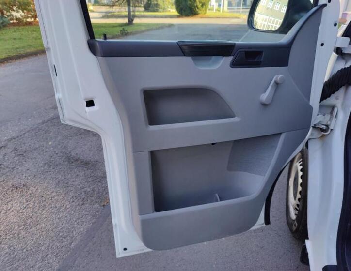 Volkswagen Transporter 9