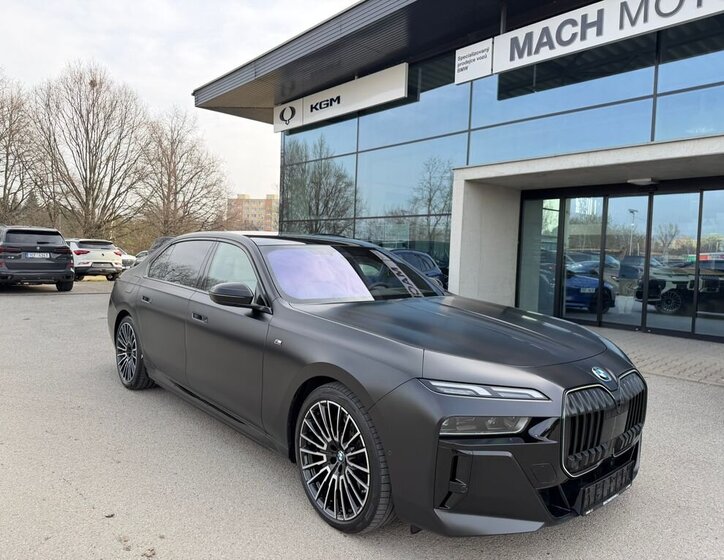 BMW Řada 7 Sedan / Limuzína 3,0 l 360 kw